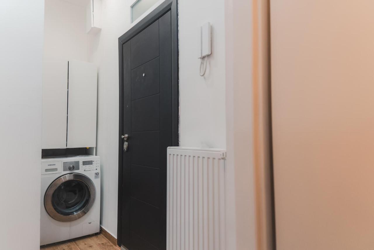 Renovated Close To First District Apartamento